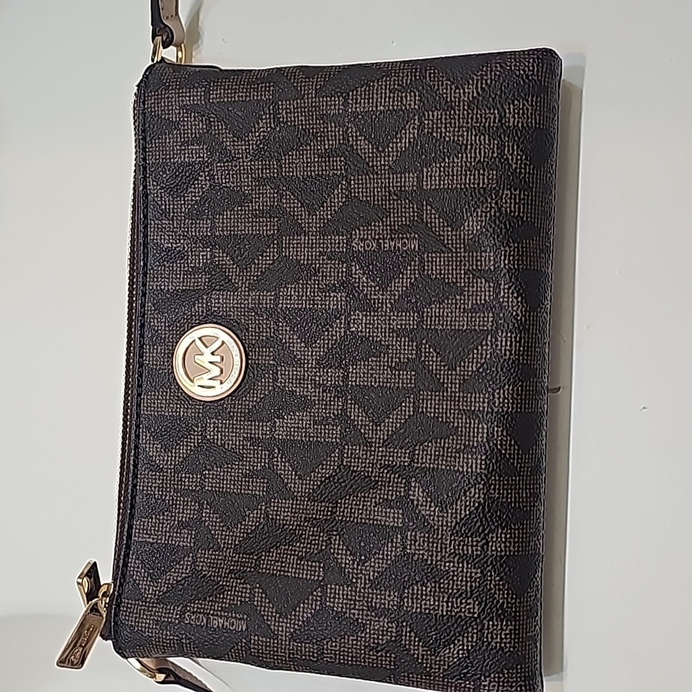 Small mk crossbody Bag - Picture 9 of 11